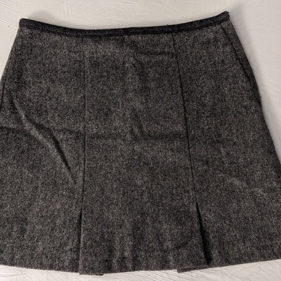 Fabric Mini Skirt With Front Pockets - Picture 2 of 3